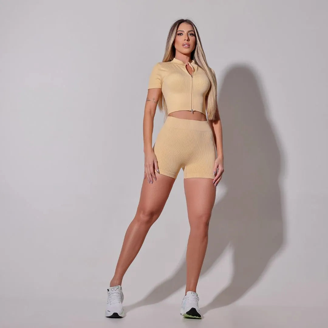 Blusa Essence Fitness Bege com Manga e Zíper